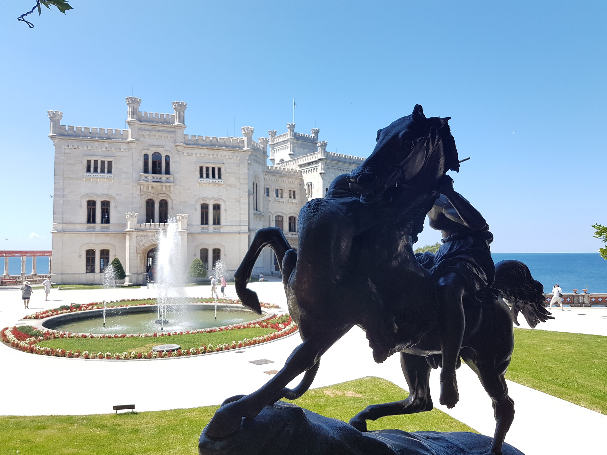 Canal Grande, Trieste, Trst, potovanje v italijo, izlet v italijo, italija, izlet v trst, enodnevni izlet v trst, piran, enodnevni izlet v italijo, trst znamenitosti, aperol, piazza dell unita, unita d italia, italia, trst veliki trg, piazza unita, pristanišče trst, canal grande, veliki kanal trst, okolica trsta, kaj početi v trstu, miramar, grad miramar, devinski grad, socerb, portopiccolo, portopiccolo sistiana