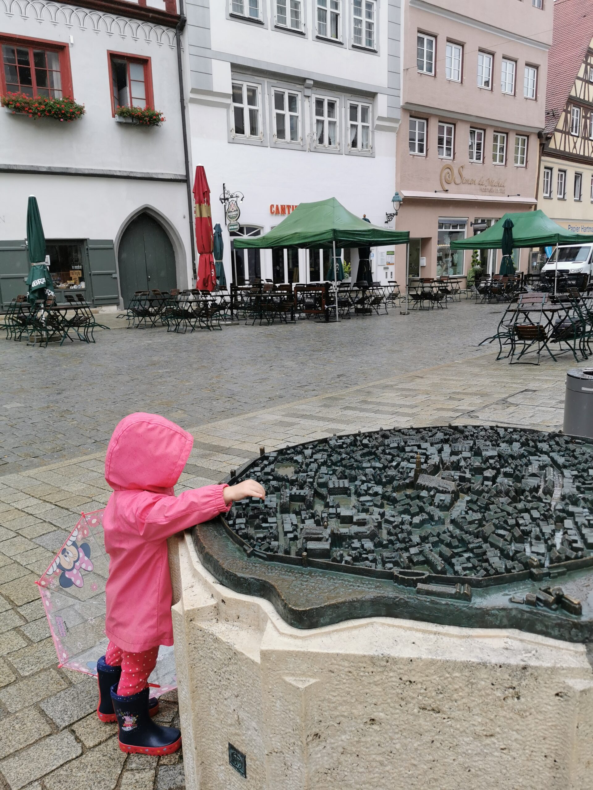 nemška romantična cesta, romantična cesta, german romantic road, romantična cesta potopis, potopis, potovalni načrt, načrt potovanja, nemčija potovanje, potovanje v nemčijo, potovanje, potovanja, družinska potovanja, družinske počitnice, romantične počitnice, nemčija roadtrip, roadtrip, home exchange, nemške ceste, nemška romantična pot, german romantische strasse, romantische strasse, deutchland romantische strasse, rothenburg, augsburg, dinkelsbuhl, fussen, neuschwanstein, nordlingen, wurzburg, kranjska gora, potovanje z avtom, roadtrip nemčija, rothenburg ob der tauber, sommersdorf, wassertruedingen, donauworth, oettingen in bayern, homeexchangecom, homeexchange, potopis