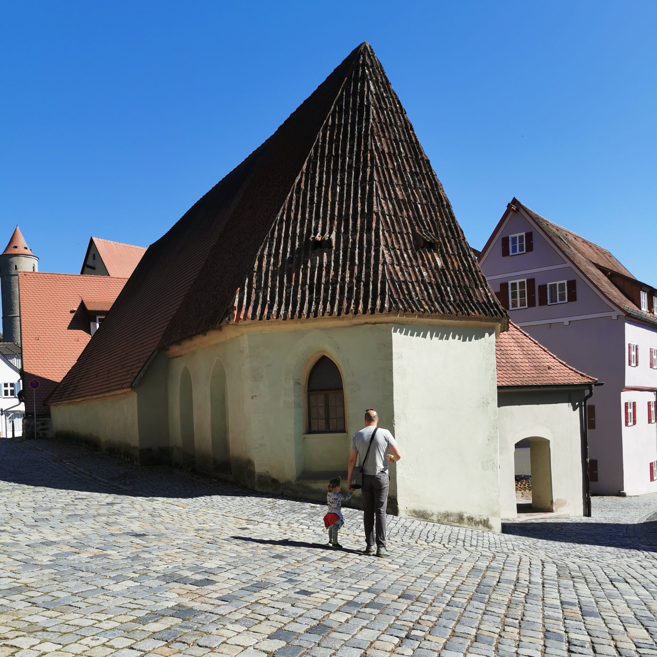 nemška romantična cesta, romantična cesta, german romantic road, romantična cesta potopis, potopis, potovalni načrt, načrt potovanja, nemčija potovanje, potovanje v nemčijo, potovanje, potovanja, družinska potovanja, družinske počitnice, romantične počitnice, nemčija roadtrip, roadtrip, home exchange, nemške ceste, nemška romantična pot, german romantische strasse, romantische strasse, deutchland romantische strasse, rothenburg, augsburg, dinkelsbuhl, fussen, neuschwanstein, nordlingen, wurzburg, kranjska gora, potovanje z avtom, roadtrip nemčija, rothenburg ob der tauber, sommersdorf, wassertruedingen, donauworth, oettingen in bayern, homeexchangecom, homeexchange, potopis